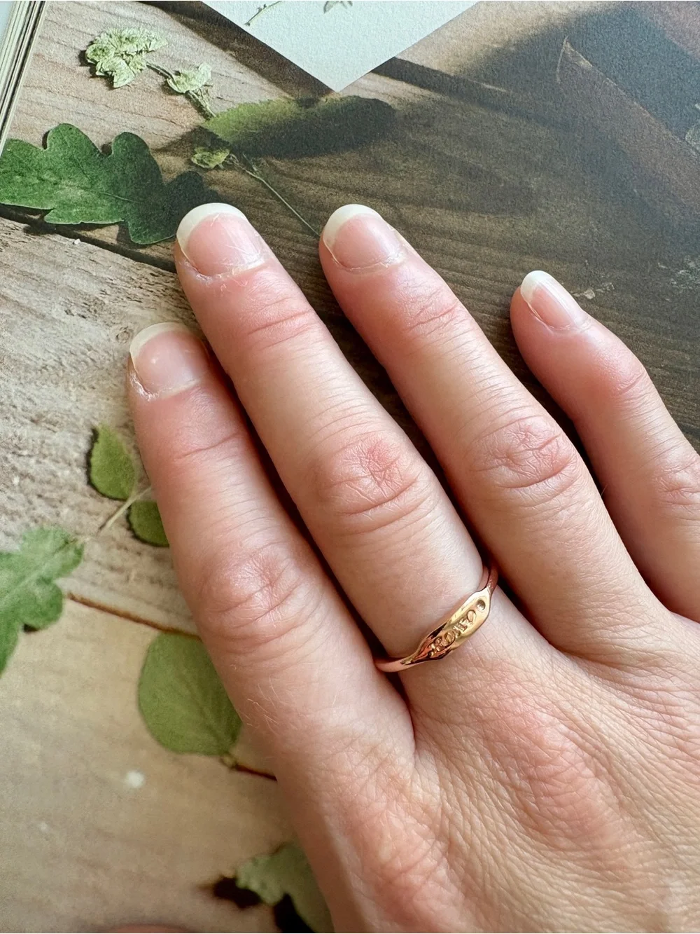 Gold Women’s Ring XOXO Size 8